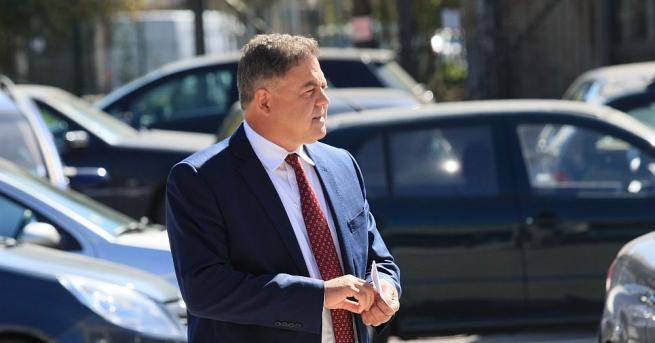 Делото срещу бившия военен министър Николай Ненчев беше отложено заради
