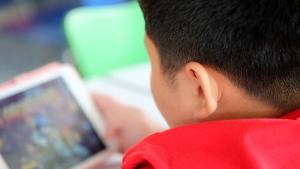 дебело дете таблет