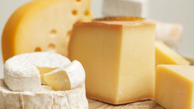 Не избягвайте пълномаслените млечни продукти, съветват учени 