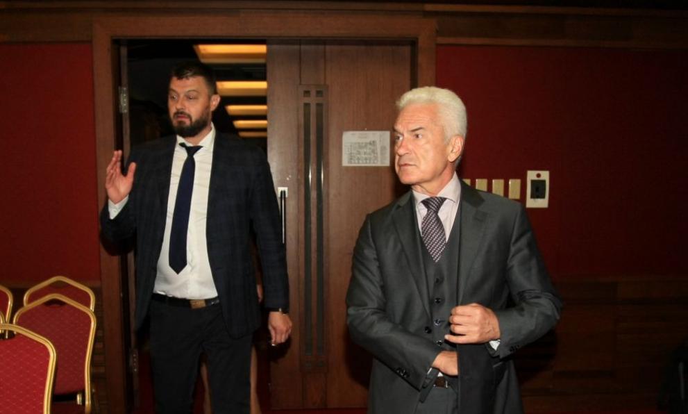  Сидеров и Бареков 