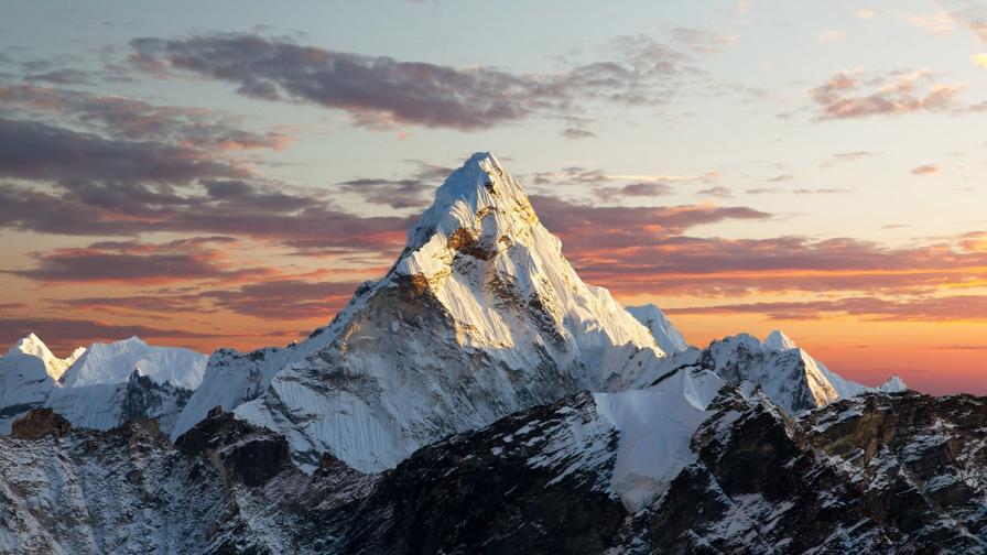 Седем алпинисти загинаха в Непал