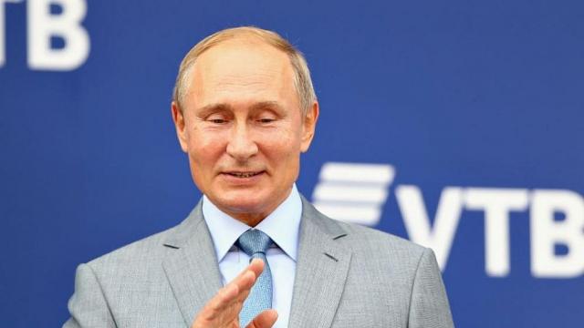 Архивите говорят: Путин и Джордж Буш-младши в ритъма на танца (ВИДЕО)