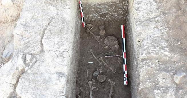 Български и френски археолози откриха впечатляваща гробница от втората половина