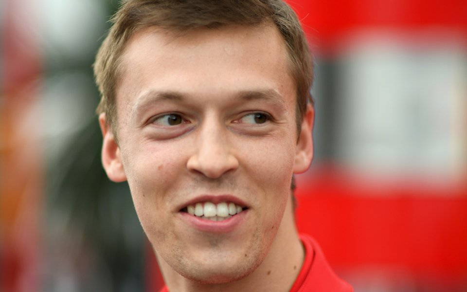 Екипът на Торо Росо направи сериозна изненада като подари на