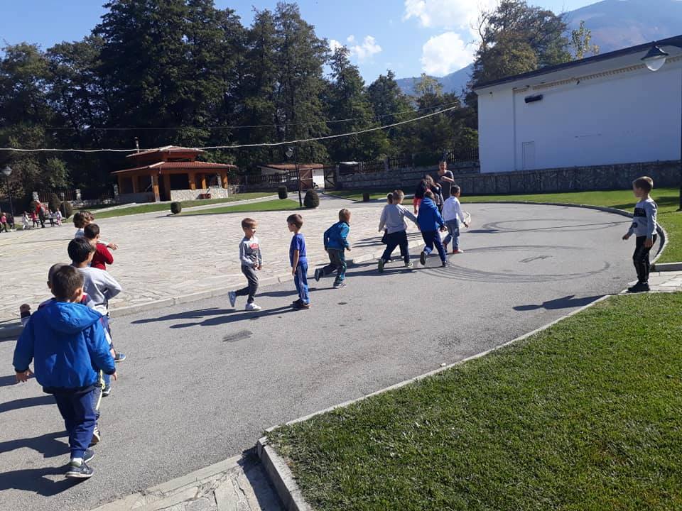 Деца от Детска градина "Май", посетиха парк Рила в гр. Дупница