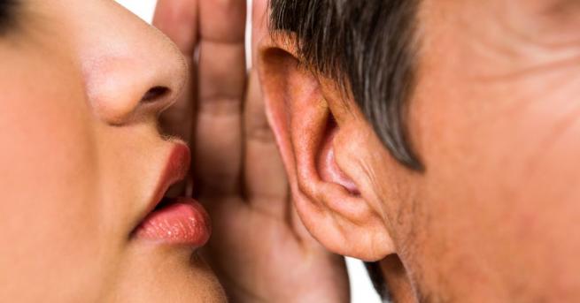 Интернет е залят от видеа в които влогъри шепнат и