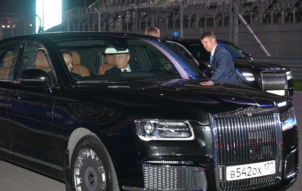 Владимир Путин лимузина