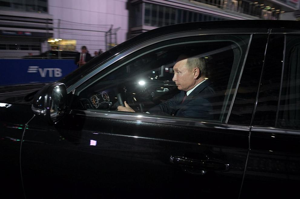 Владимир Путин лимузина