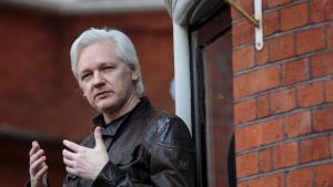 Очаква се основателят на Уикилийкс Джулиан Асандж да се признае