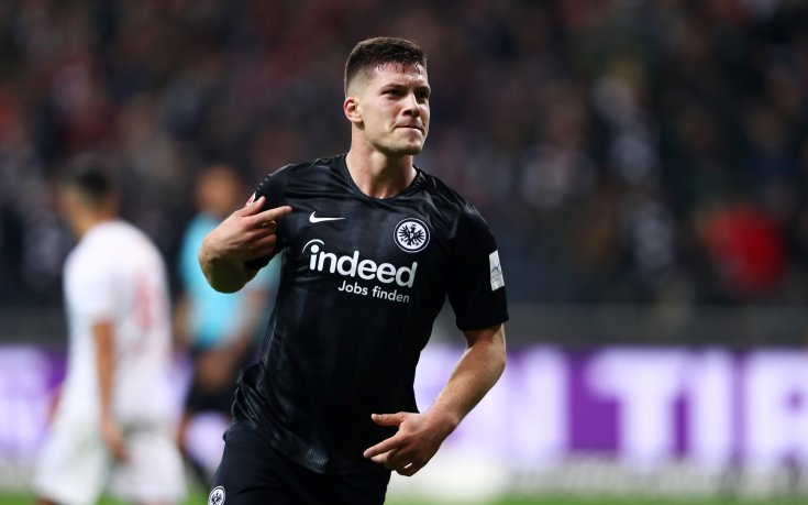 Айнтрахт дава договор на петзвездния сърбин