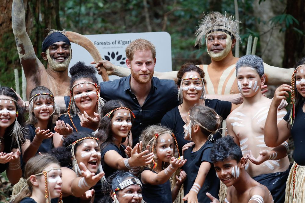 Принц Хари беше приветстван от аборигенската общност на остров Фрейзър