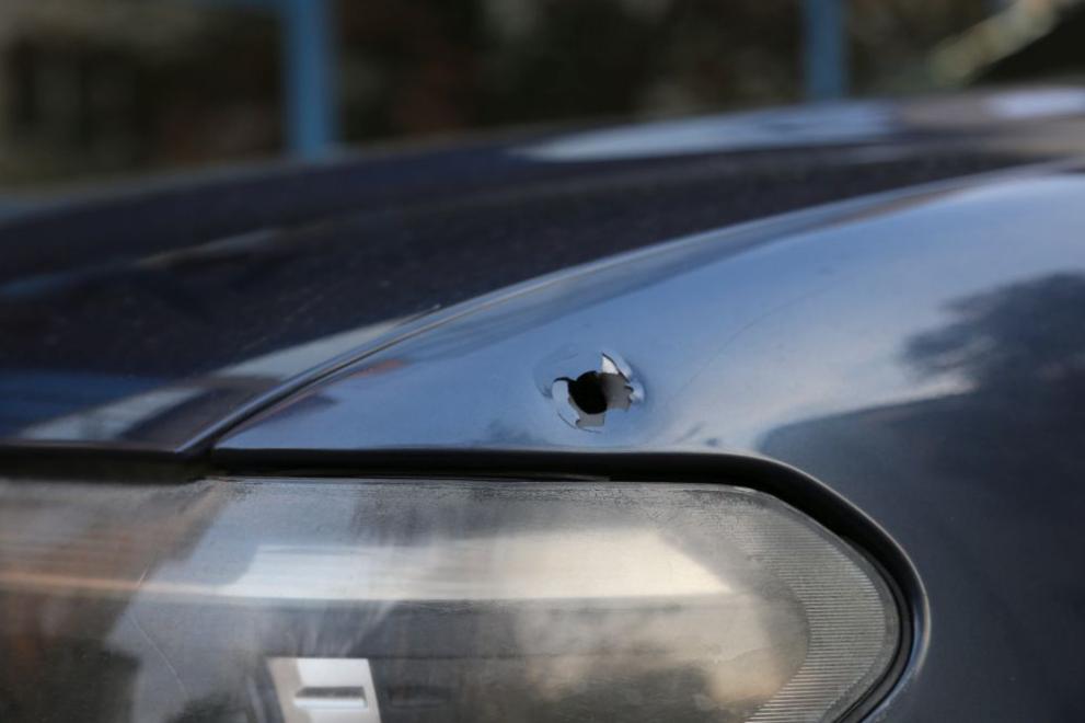Екшън в Благоевград. Пешеходец е стрелял по автомобил. Причината не