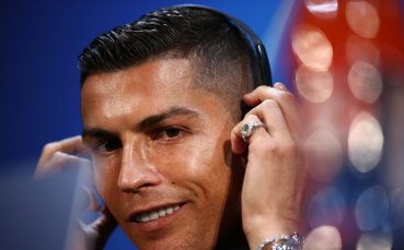 Кристиано Роналдо шашна с адски скъп часовник