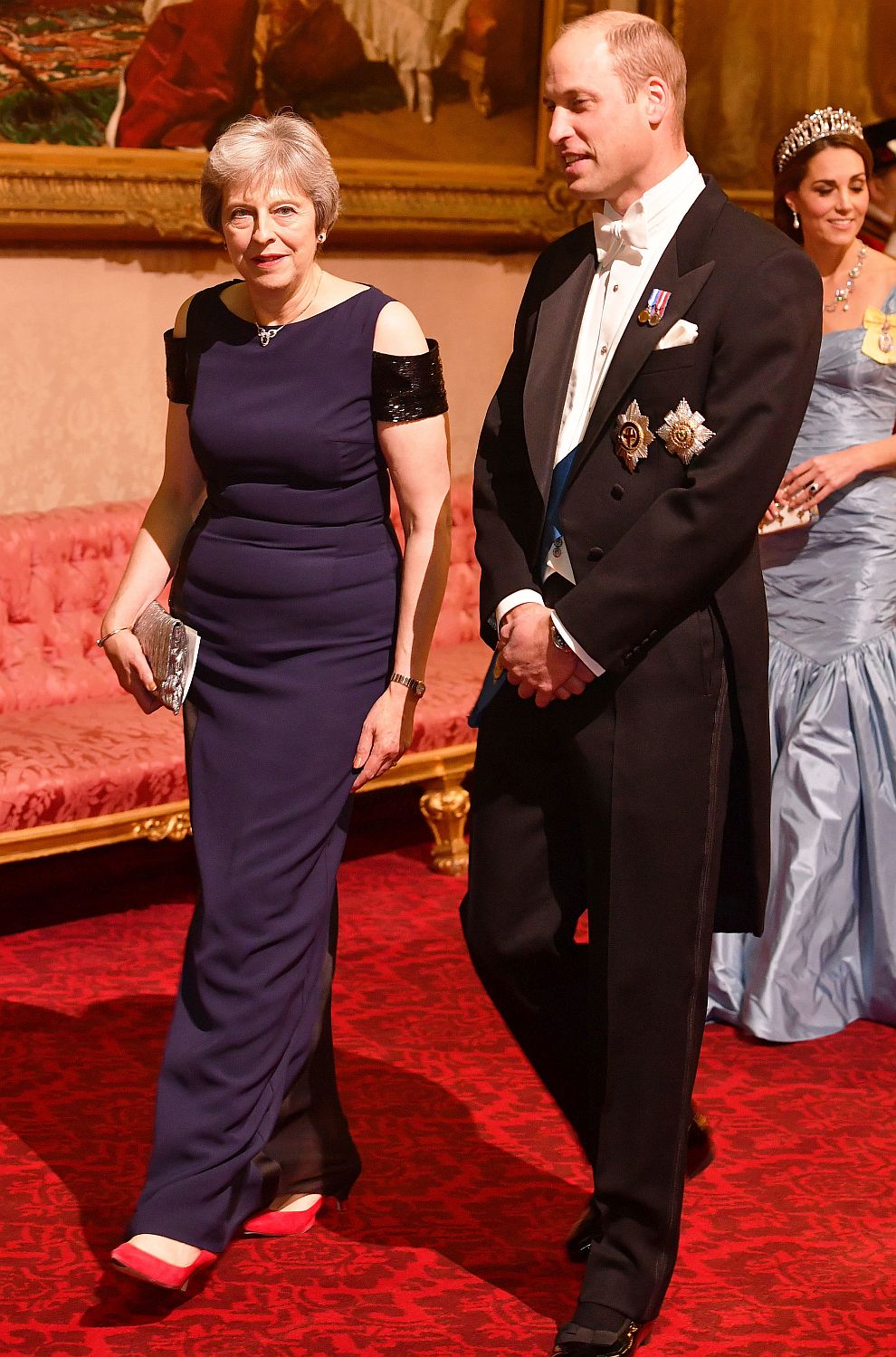 Премиерът на Великобритания Тереза Мей и принц Уилям