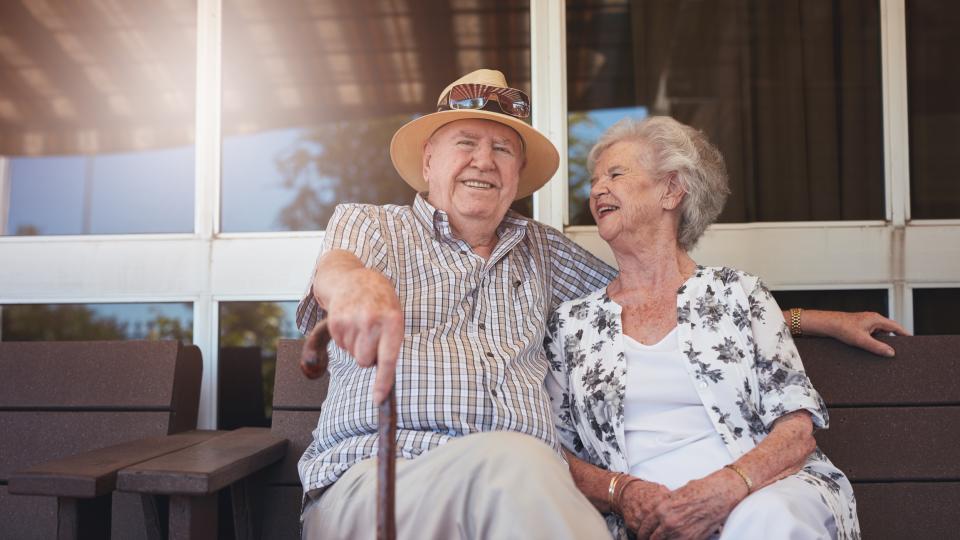 Мъж и жена живели сплотено цели 62 години. Те имали 3
