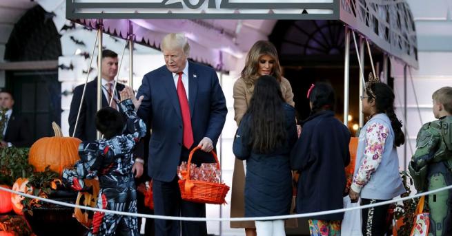 Американският президент Доналд Тръмп и първата дама Мелания отбелязаха Хелоуин