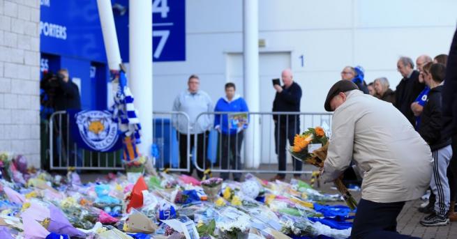 Петима души включително тайландският милиардер собственик на английския футболен клуб