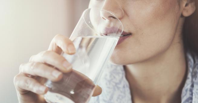 Чаша студена вода ни се струва най прекрасната напитка ако сме