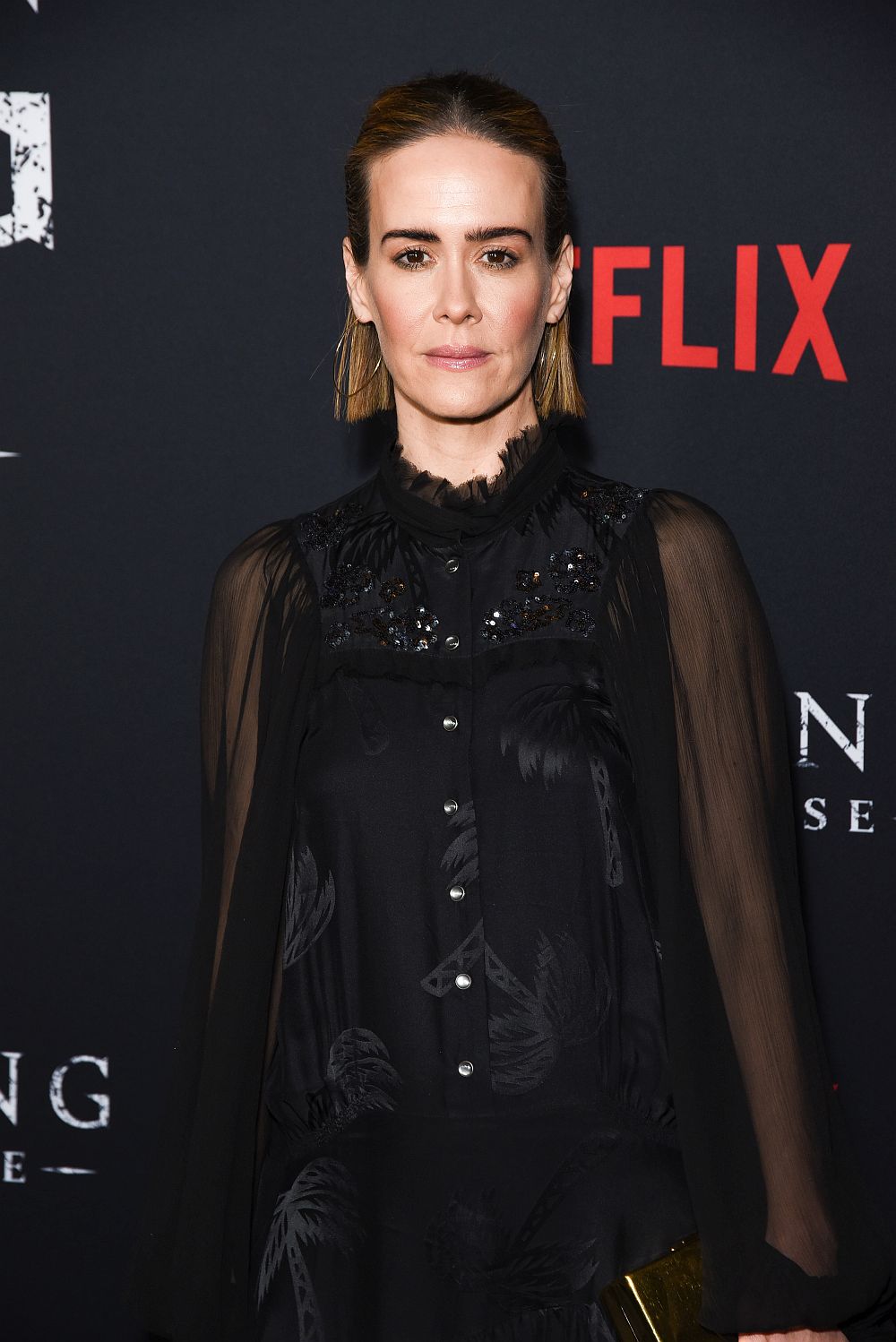 Сара Полсън е известна с участието си в телевизионния филм на ужасите American Horror Story. Актрисата никога не е отричала многобройните слухове за своята хомосексуалност. През 2009 г. журналистите потвърдиха, че Сара има връзка със 70-годишната Холанд Тейлър (майката на Чарли от 