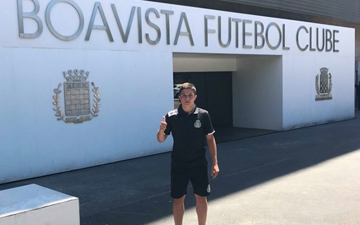 Внук на синя легенда търси своя път към успехите в Португалия