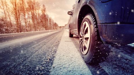 гуми кола автомобил път зима