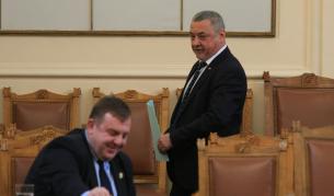 <p>БСП поискаха оставката на Симеонов и Каракачанов</p>