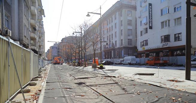 Повече от половината ремонтни дейности на площад СлавейковЧ са завършени