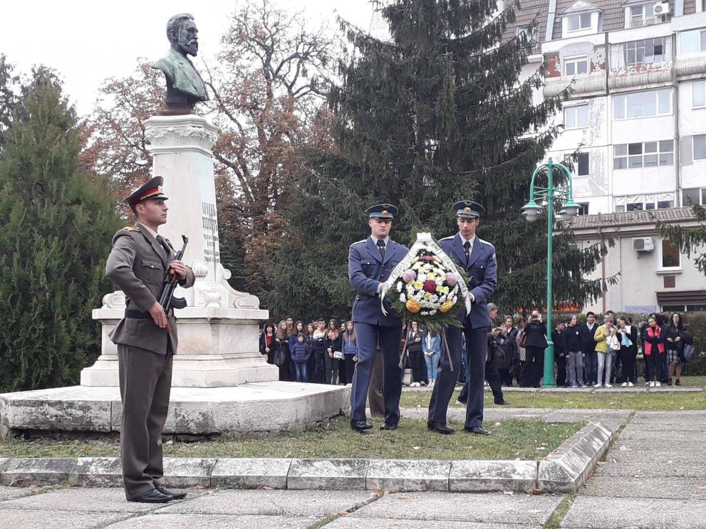 Промяната е в нас, а във вените ни тече кръв, богата на стремеж, вяра и прекрасни идеи!