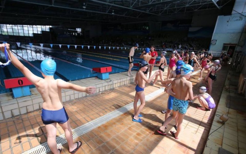 Рекорден брой участници на международия плувен турнир „Замората”