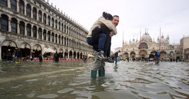 Бури в Северна Италия причиниха хаос и разрушение предаде ДПА