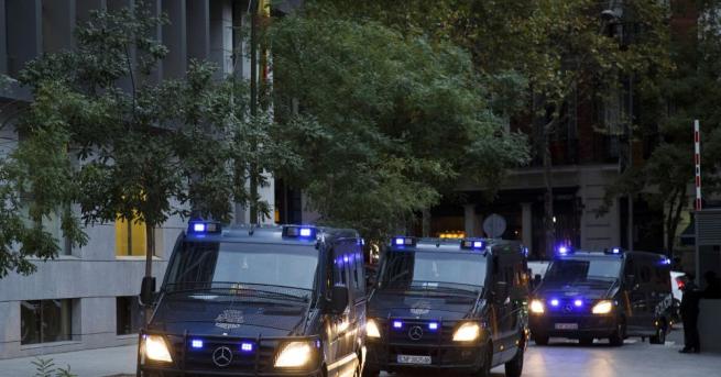 Испанската полиция ликвидира престъпна групировка изработвала фалшиви кредитни карти под