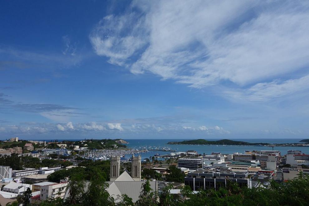 Изглед към административния център на Нова Каледония - град Нумеа
