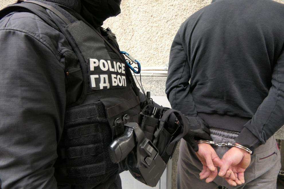  Разбиха печатница за подправени долари във Варна 