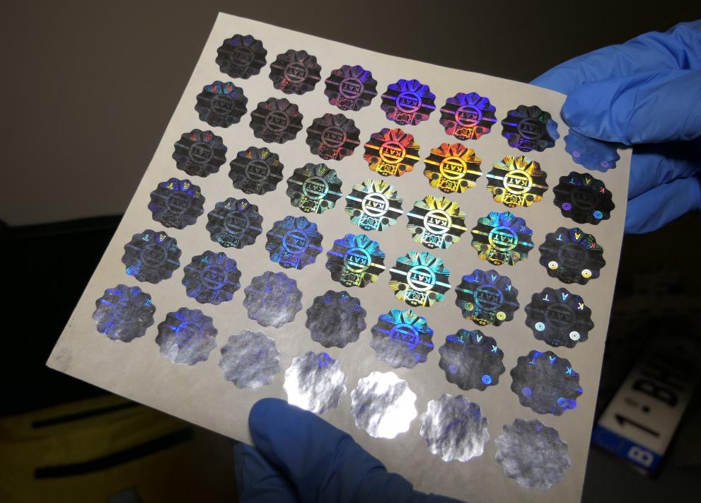  Разбиха печатница за подправени долари във Варна 