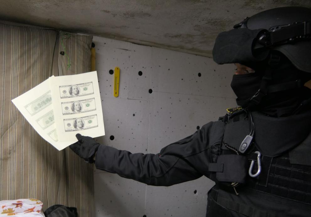  Разбиха печатница за подправени долари във Варна 