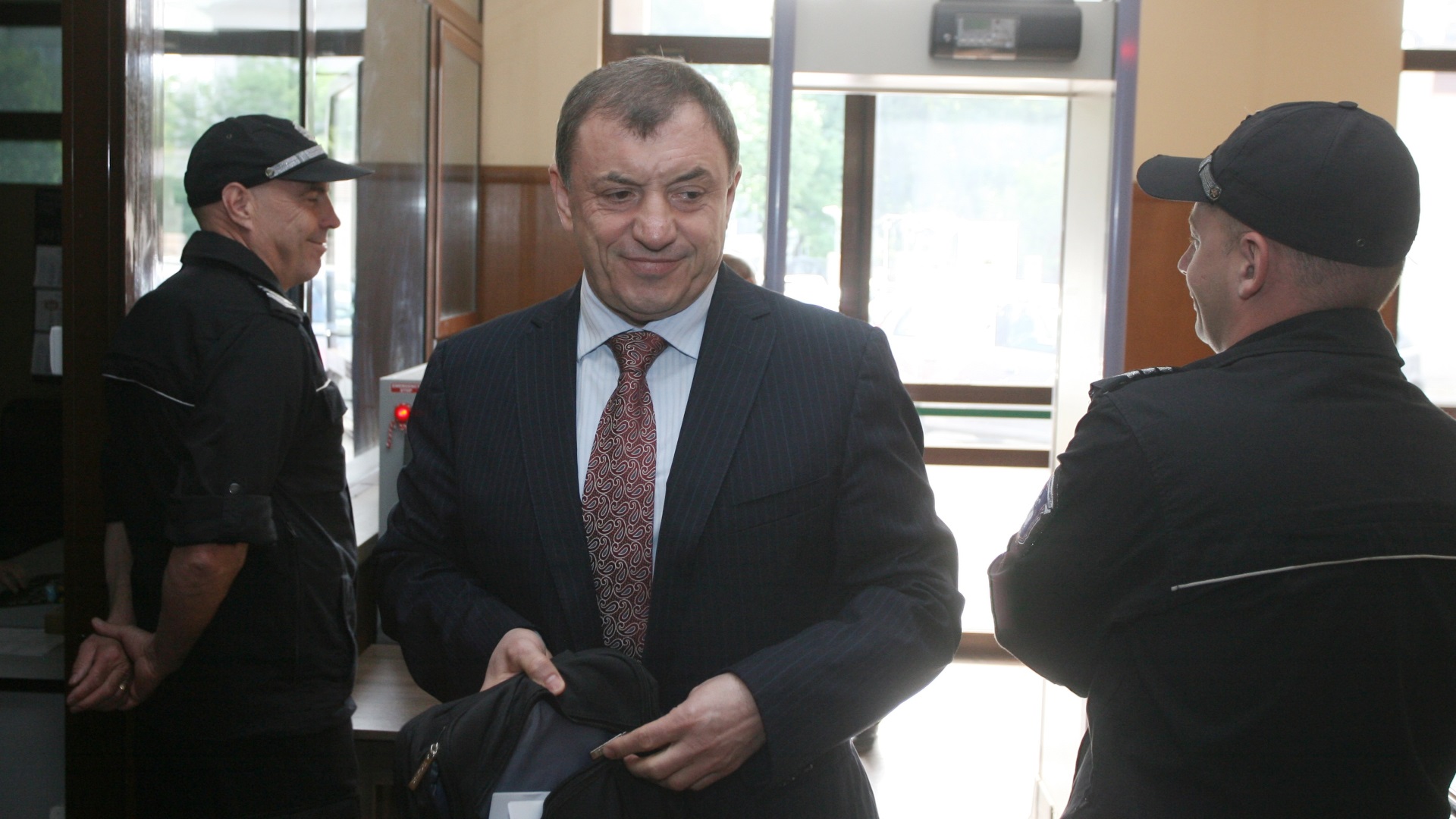 Вдовицата и дъщерята на Алексей Петров осъдиха прокуратурата за „уронване на доброто му име“
