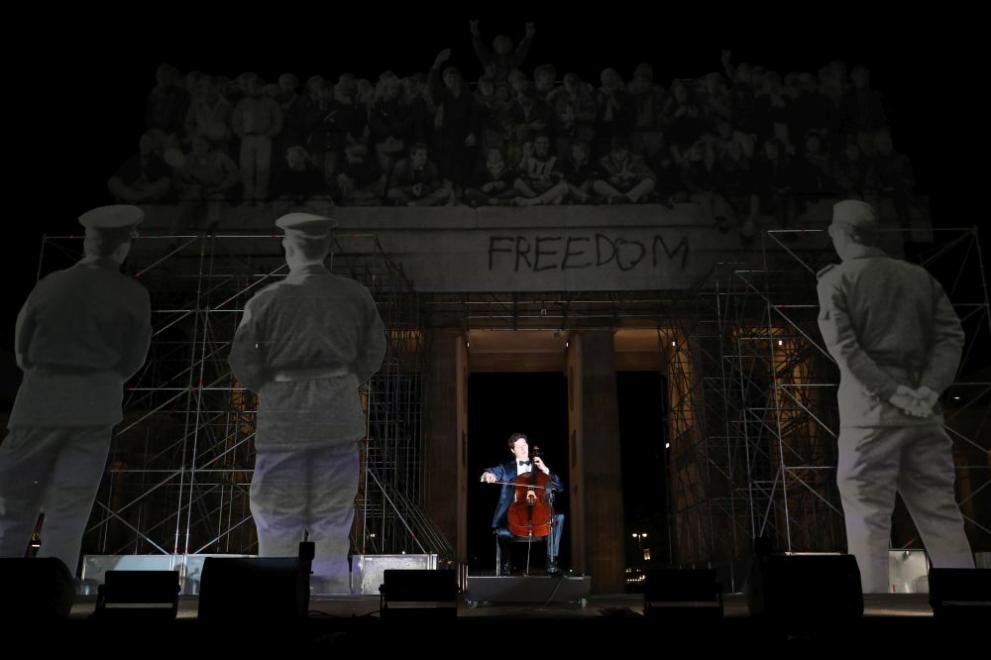  Берлинската стена 