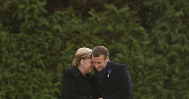 Френският президент Еманюел Макрон и германската канцлерка Ангела Меркел откриха
