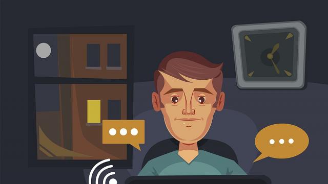 Мъж иска да промени годината си на раждане, за да е по-желан в Tinder