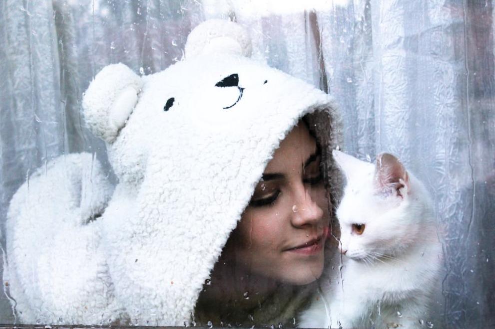 времето дъжд жена коте
