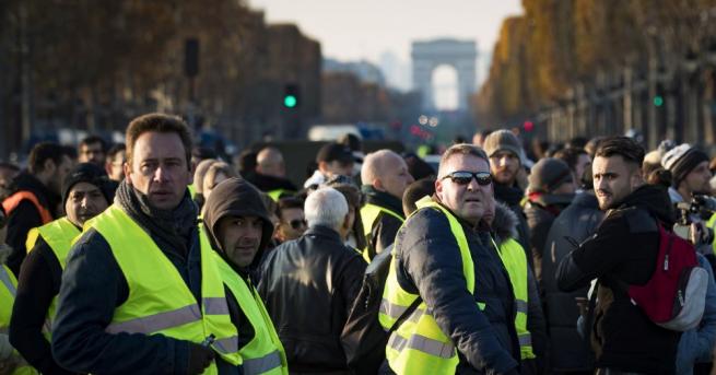 Шести пореден ден на пътни блокади във Франция срещу високите