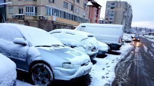 сняг автомобили