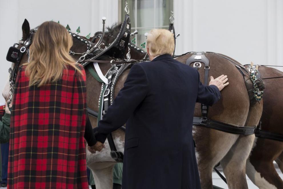  В Белия дом бе доставено коледното дърво 