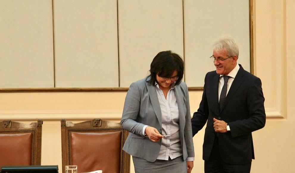  Корнелия Нинова 