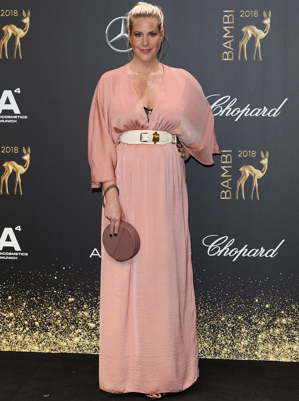 Аника Декер