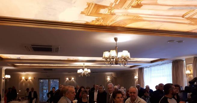 Семейства със златни и диамантени сватби празнуваха заедно в Дупница