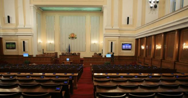 Парламентът отхвърли президентското вето върху текстове от Закона за корпоративното