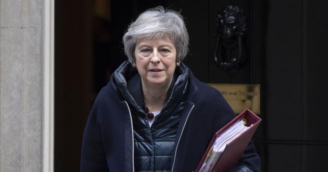 Британската министър председателка Тереза Мей заяви че все още се водят