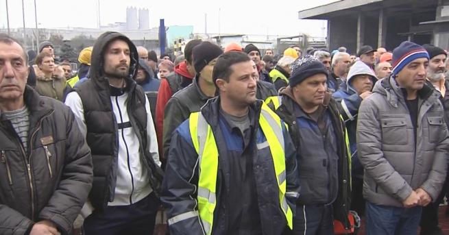 Служители на пристанищния терминал Варна Запад обявиха стачна готовност Около 150