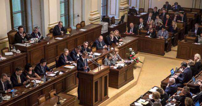 Чешкото правителство оцеля при вот на недоверие в парламента предадоха